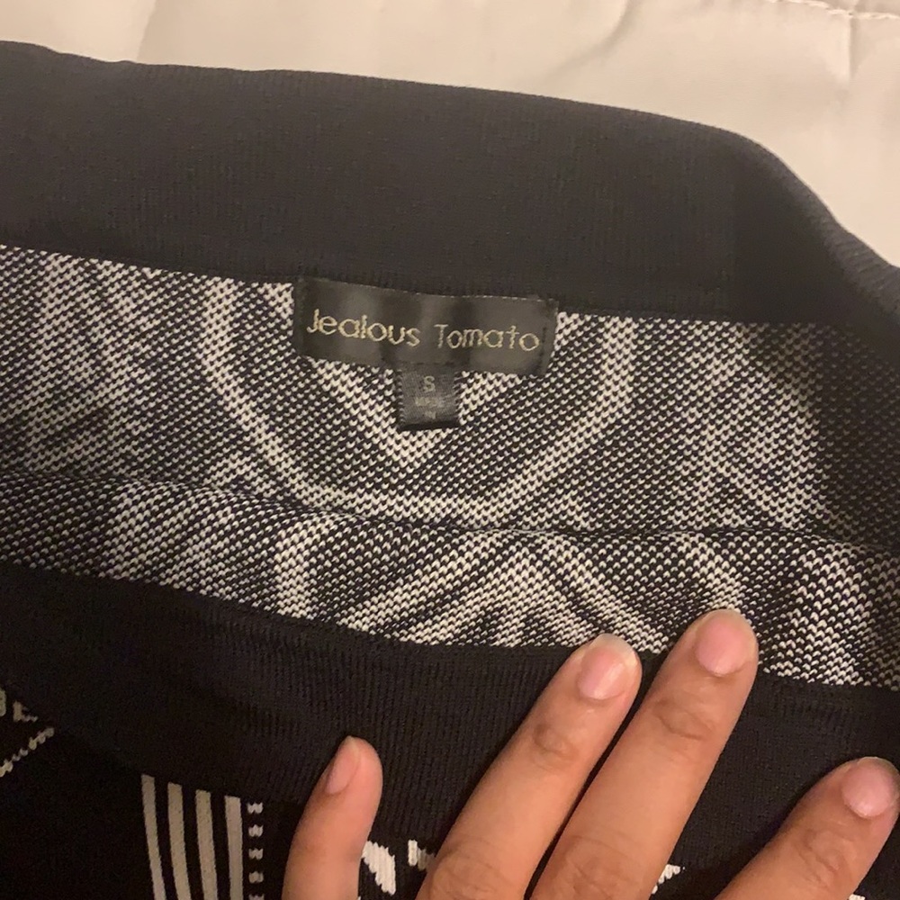 Jealous tomato pencil skirt size small - Picture 3 of 4